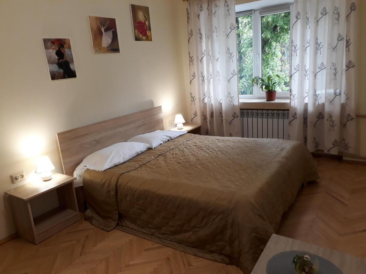 Затишні Апартаментами Біля Озера Ternopil Kültér fotó